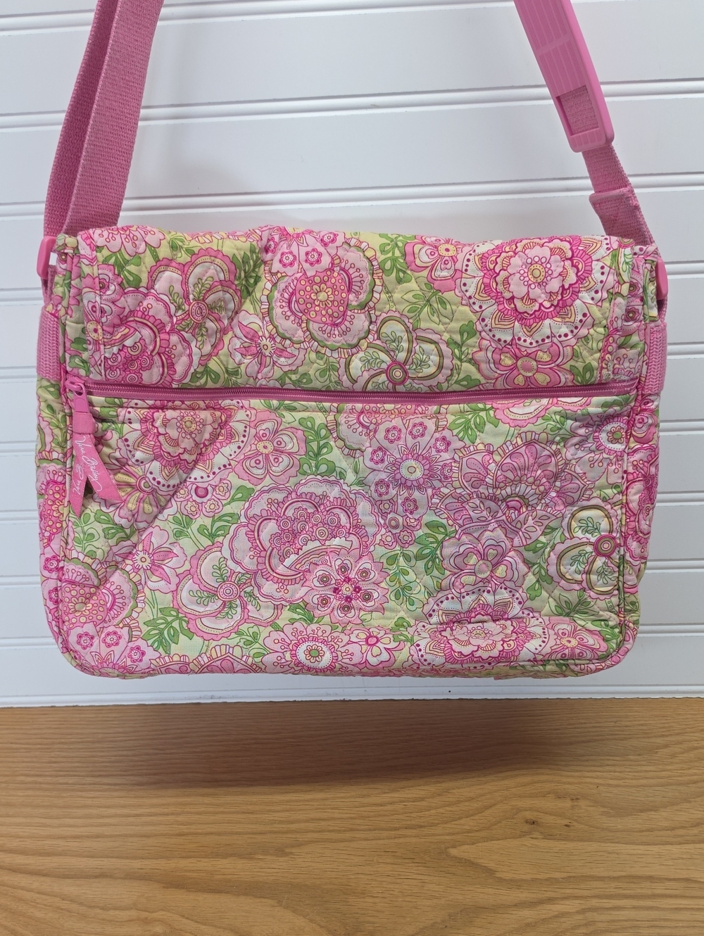 Vera Bradley Messenger Bag Retired Petal Pink - Picture 2 of 5